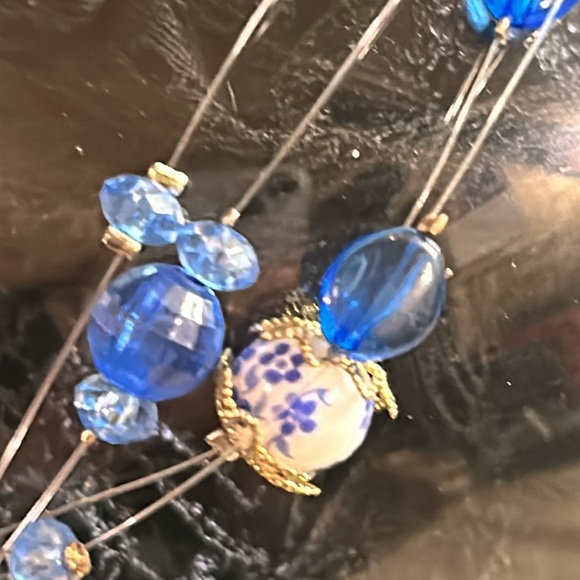 Floating Illusion Blue Floral beaded necklace - Picture 5 of 14